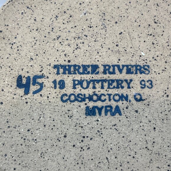 Three Rivers Pottery Basket Wooden Handle Handpainted Blue Apples 1993 - Picture 3 of 5